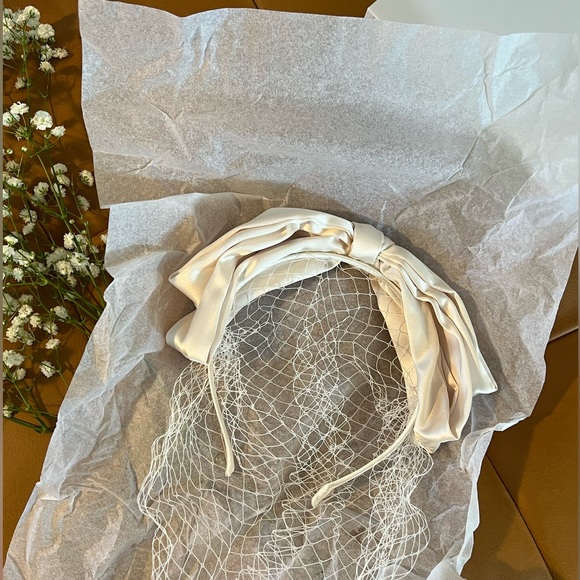 NIB Kristin Ess Veil Headband in Bright White - Picture 7 of 7